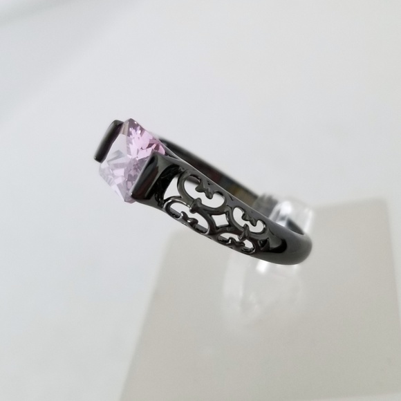 18k Horizontal Filigree Band - Picture 2 of 8